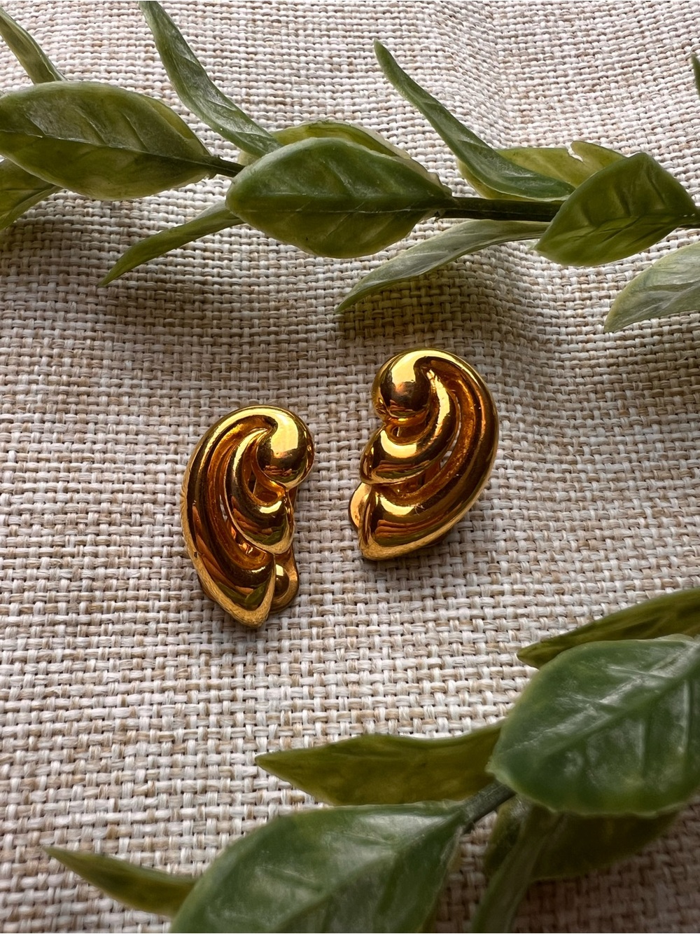 Clip-on Chunky Gold Twist Swirl Stud Minimalist Vintage Earrings
